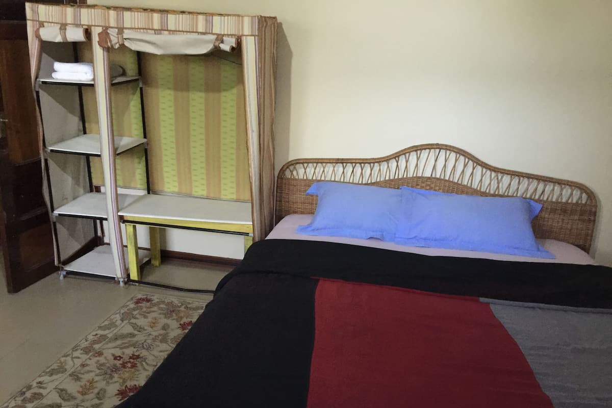 Standard Double Room, 1 King Bed | Blackout drapes, cribs/infant beds, free WiFi