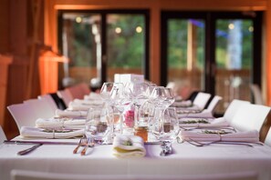 Indoor wedding - Domaine du Hirtz (Wattwiller)