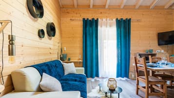 Lodge VIP | Premium bedding, in-room safe, rollaway beds, free WiFi