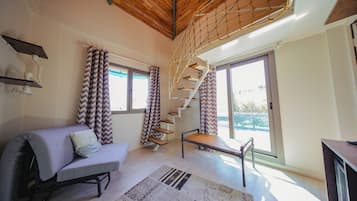 Frette Italian sheets, premium bedding, minibar, in-room safe