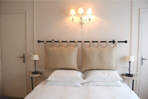 Chambre Double Classique, 1 très grand lit, vue parc, rez-de-chaussée