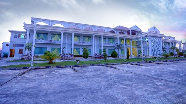 Parking - Apex Hotel (Naypyidaw)