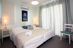 3 bedrooms, in-room safe, blackout curtains, iron/ironing board - Meltemi Villas (Chlorakas)