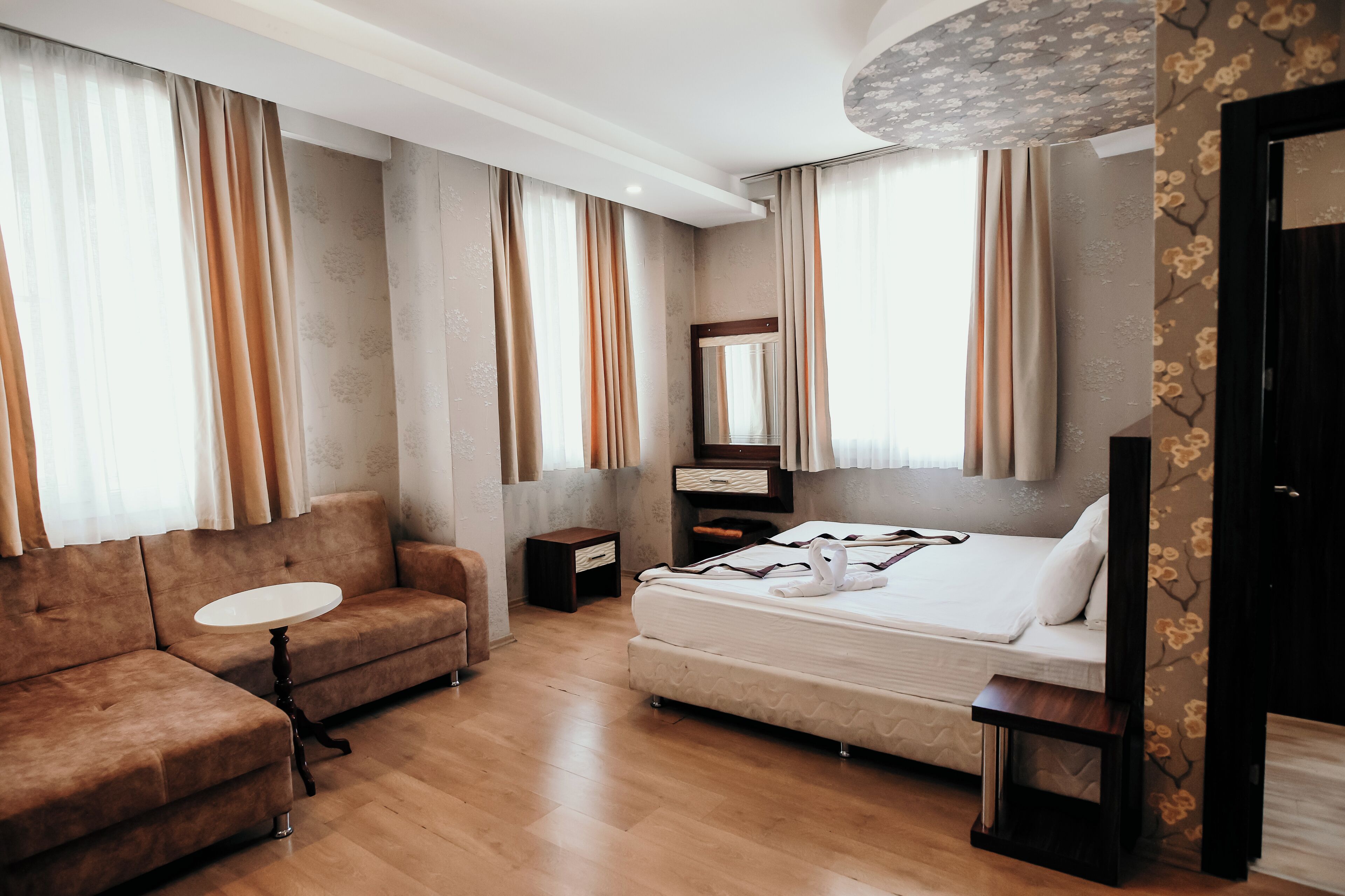 1 bedroom, minibar, in-room safe, desk