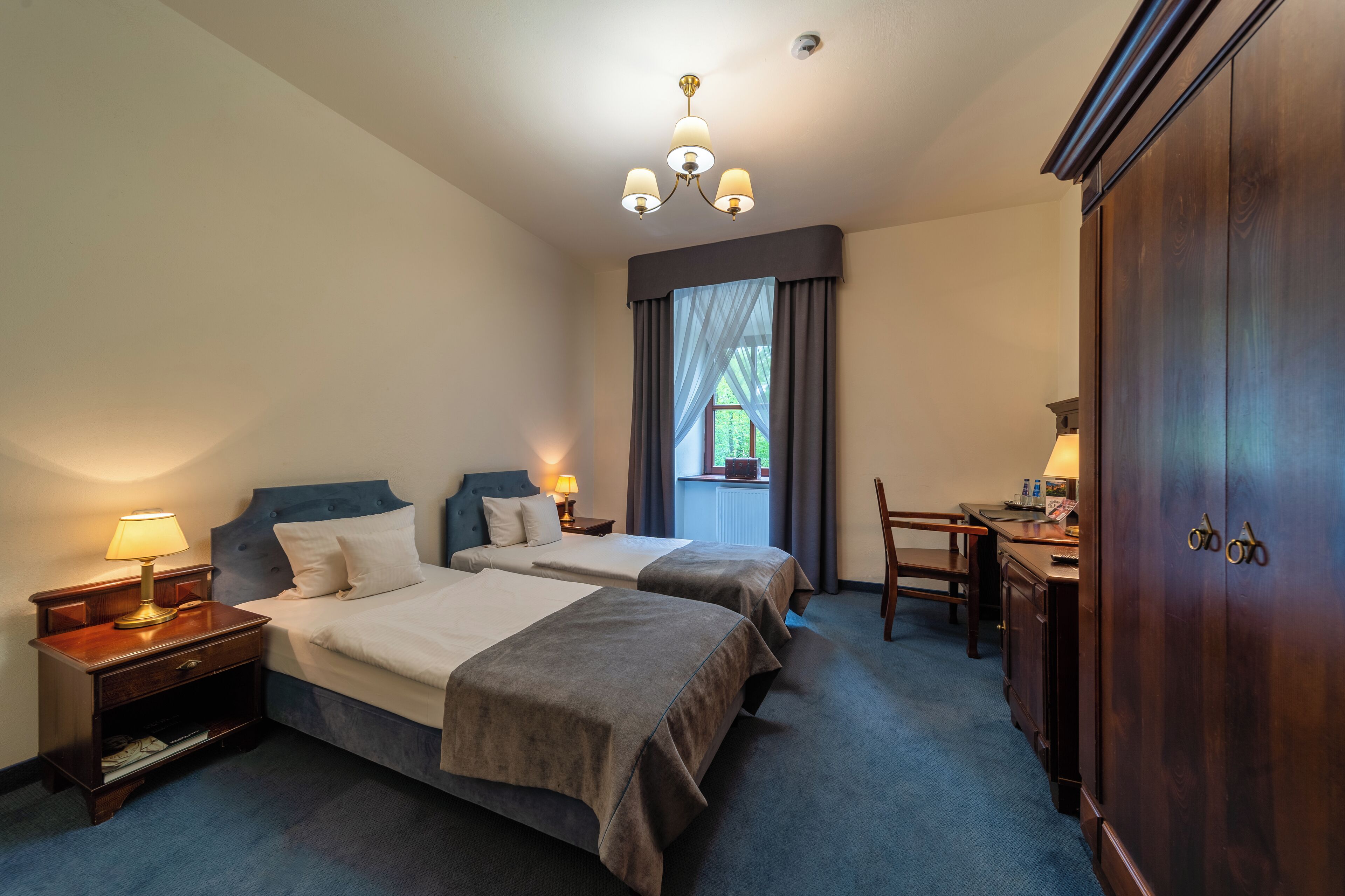 double or twin room | 1 bedroom, desk, bed sheets