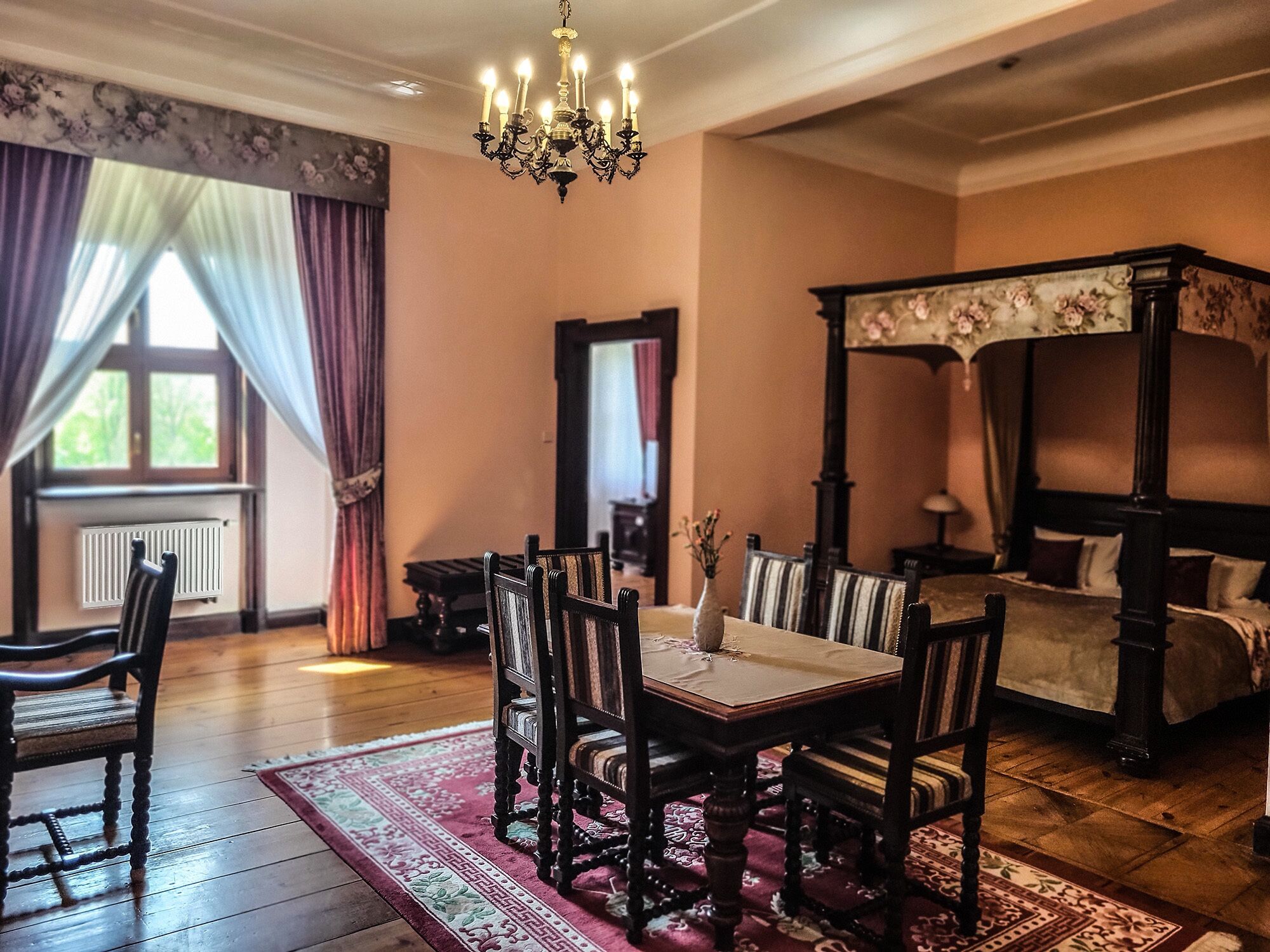 superior apartment | 1 bedroom, desk, bed sheets