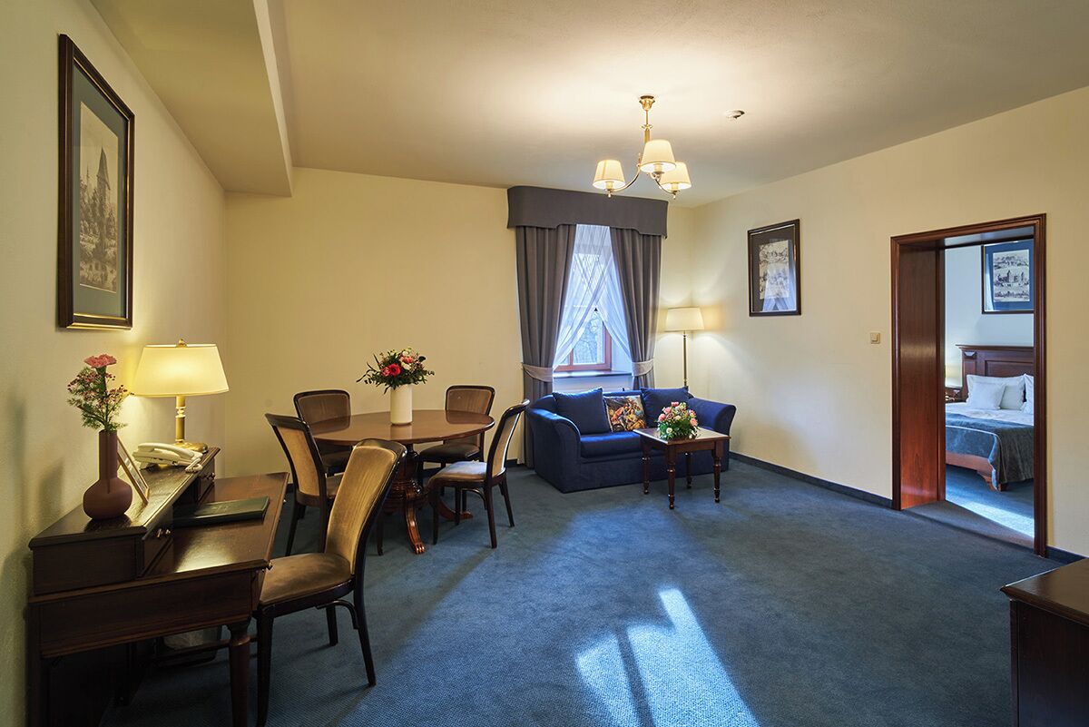 standard apartment | 1 bedroom, desk, bed sheets