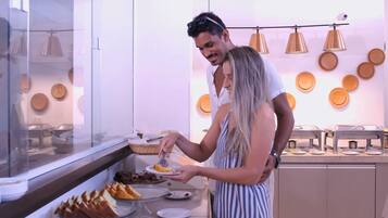 Free daily buffet breakfast