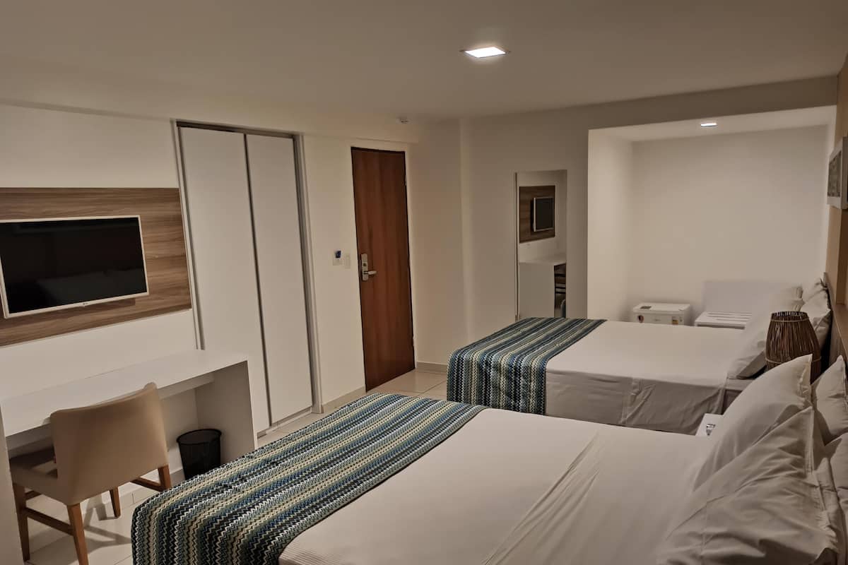 ミニバー、セーフティボックス (室内)、デスク、WiFi (無料)