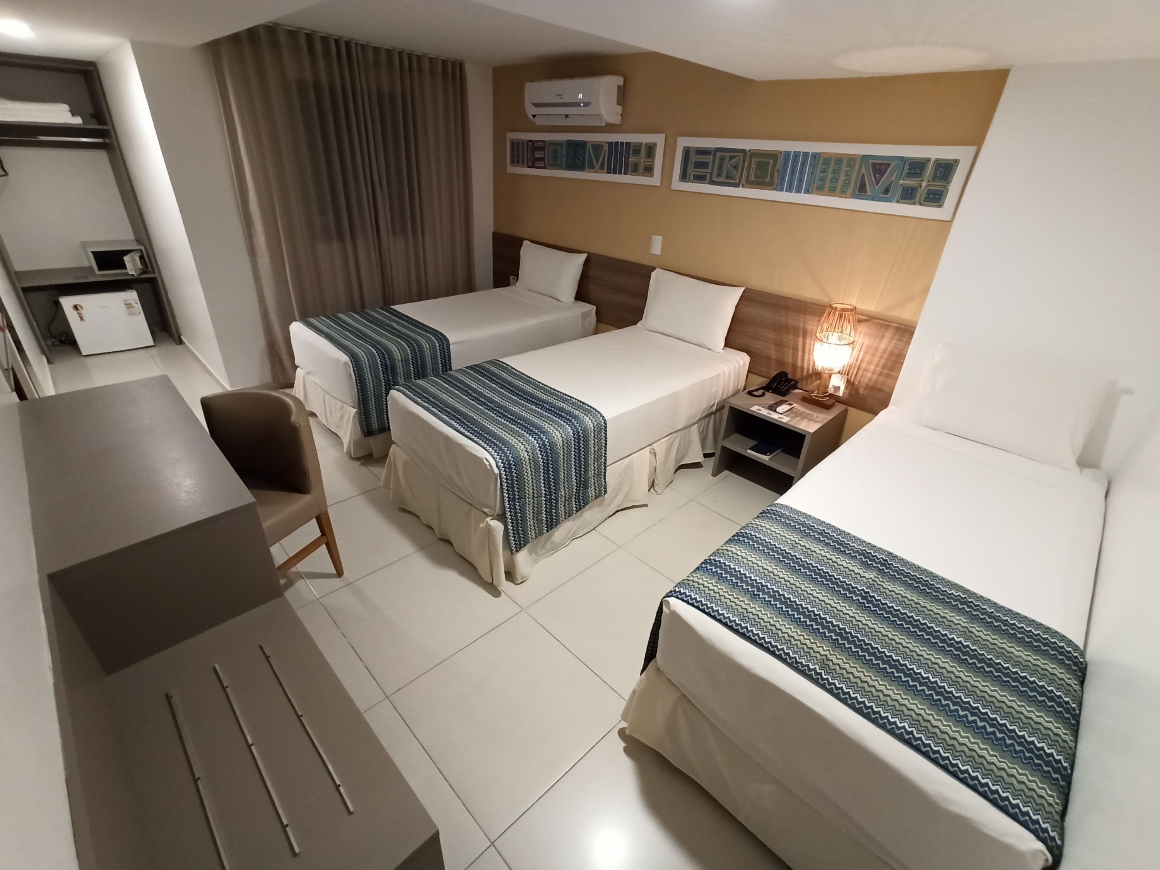 standard triple room, 3 single beds (twin) | minibar, in-room safe, desk, free wifi