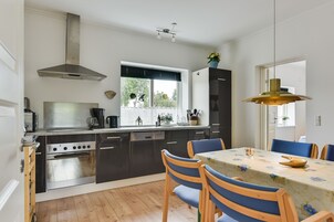 Apartamento, 3 habitaciones | Restauración