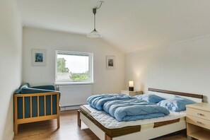 3 habitaciones, decoración personalizada y muebles diferentes 