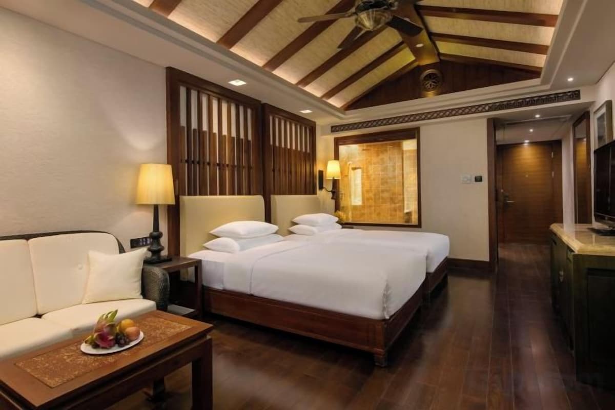 Minibar, in-room safe, blackout drapes, rollaway beds (surcharge)