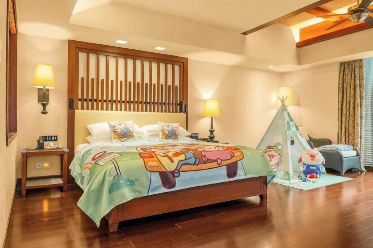 Minibar, in-room safe, blackout drapes, rollaway beds