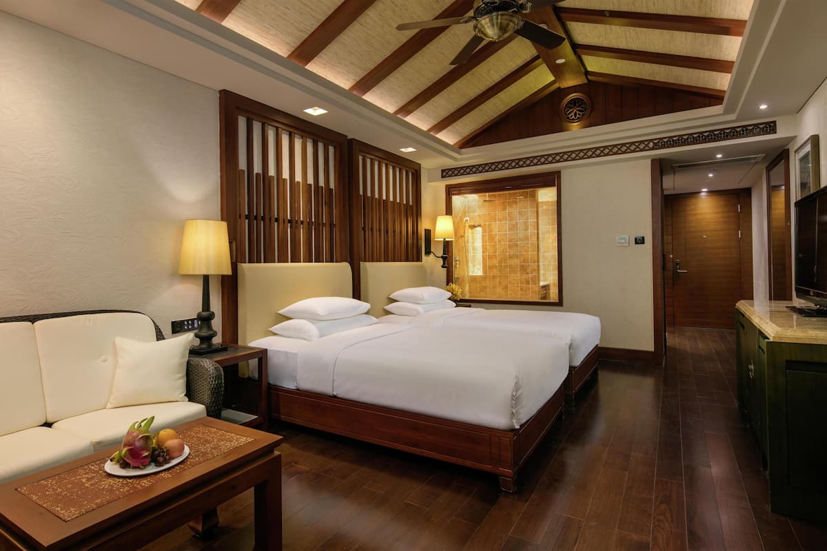 双床房 | 迷你吧、客房内保险箱、遮光窗帘、折叠床/加床(额外收费)