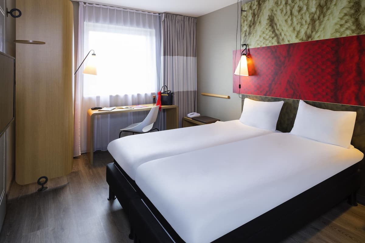 Superior Room, 1 Double or 2 Twin Beds | Desk, soundproofing, iron/ironing board, cribs (free)