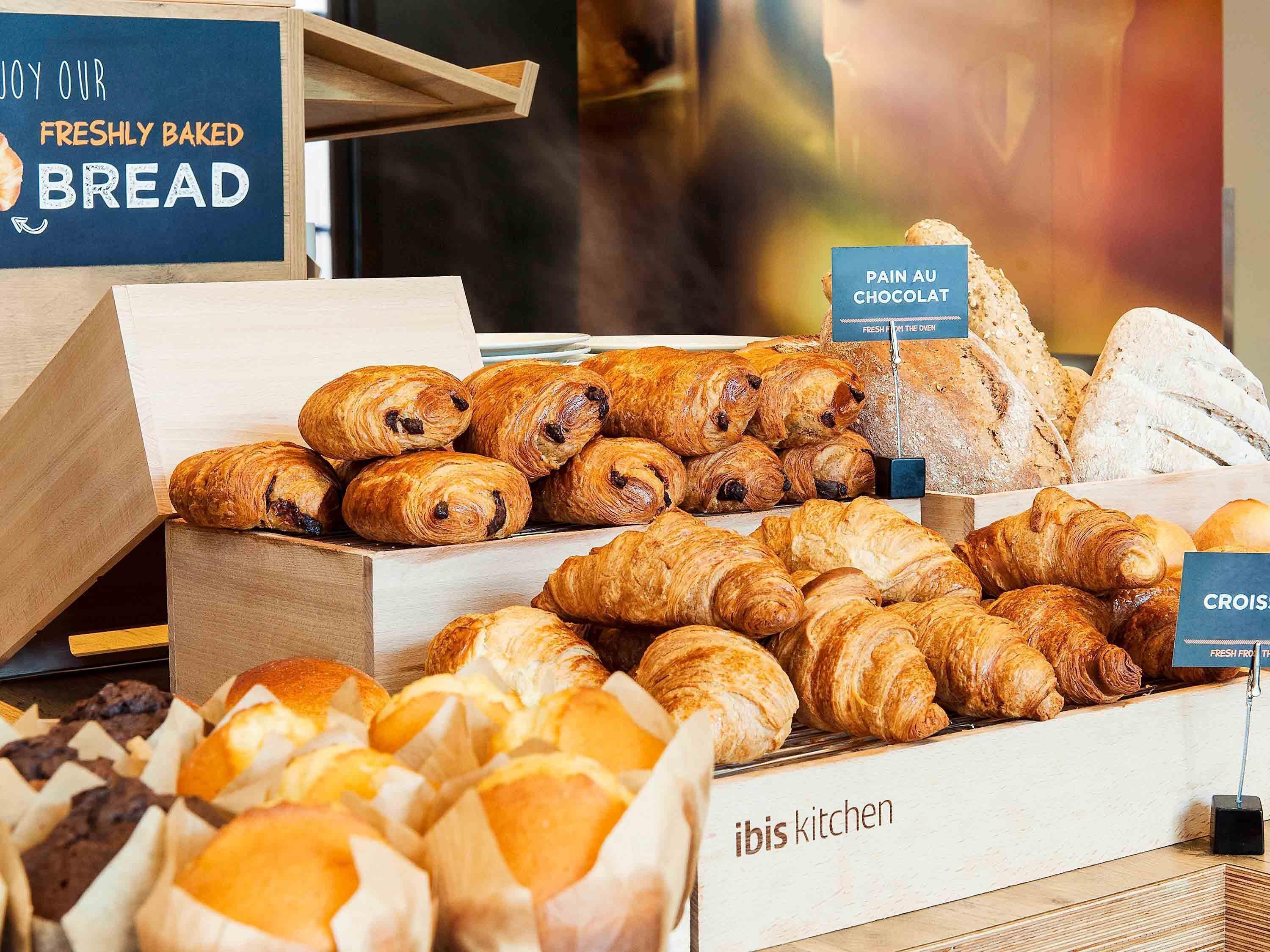 daily english breakfast (eur 21 per person)