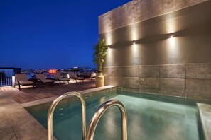 Pool - Portobay Marques (Lisbon)