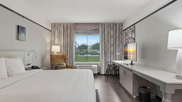 Sengetøy av topp kvalitet, blendingsgardiner og wi-fi (inkludert)