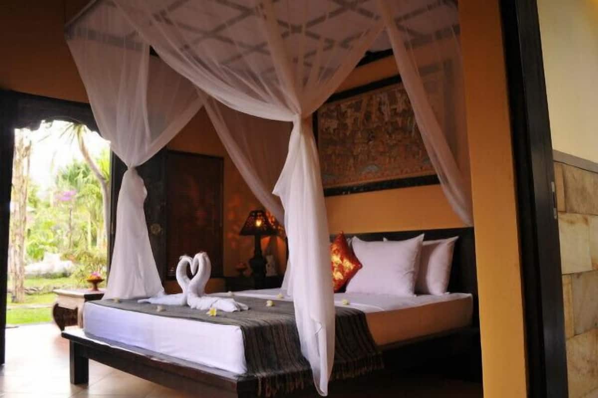 In-room safe, desk, free cribs/infant beds, rollaway beds