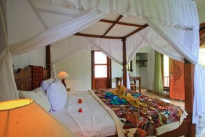 Bungalow, 1 Bedroom | Desk, free WiFi, bed sheets - Amed Harmony Cafe and Bungalows (Karangasem)