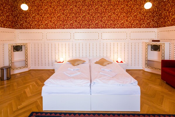 Junior Suite, 1 Bedroom, Refrigerator, City View