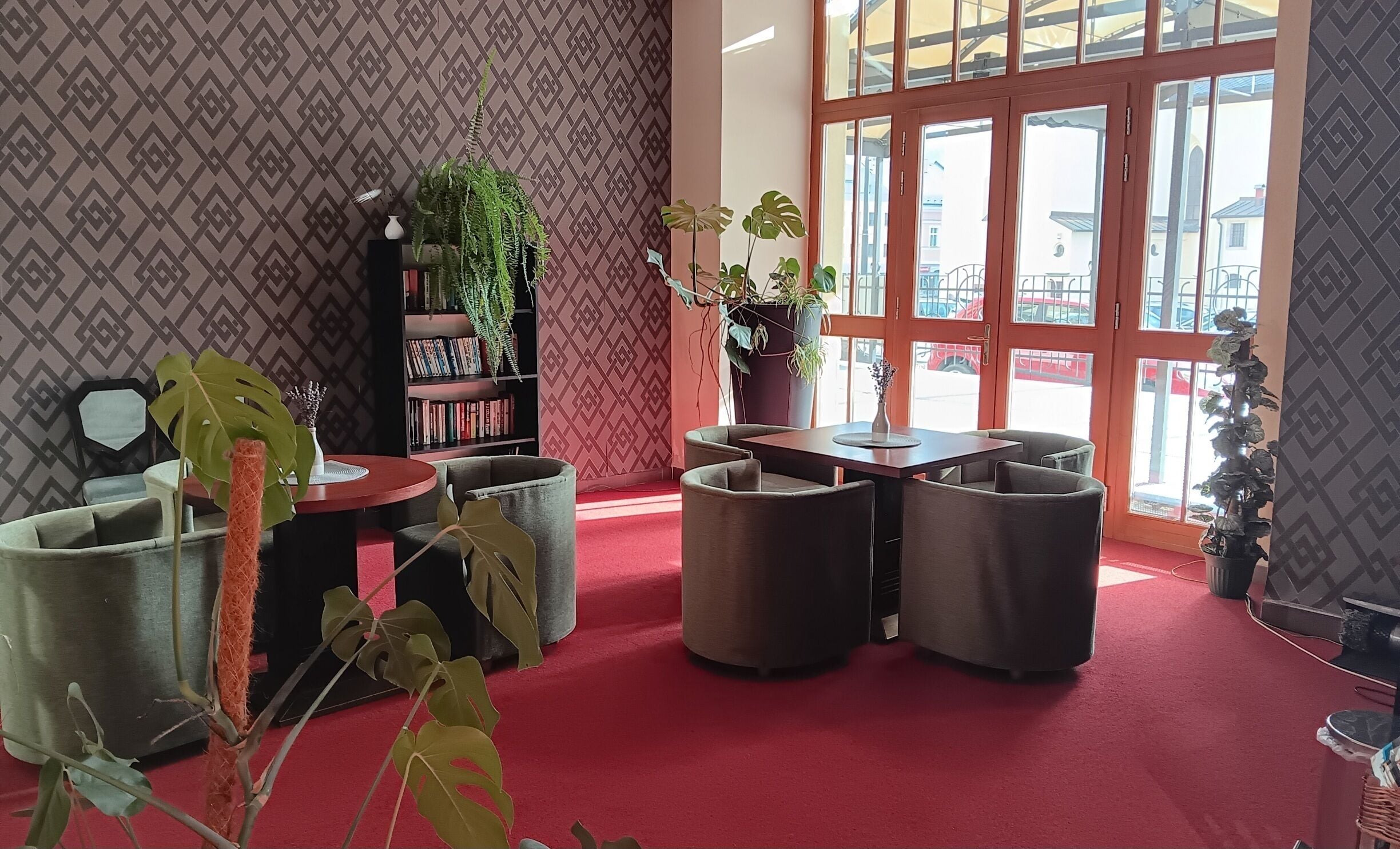 Junior Suite, 1 Bedroom, Refrigerator, City View | Lobby sitting area