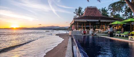 Outdoor pool, pool loungers
