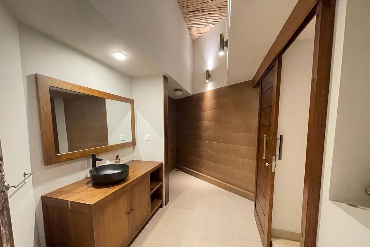 Suite King, Sea View | 욕실 | 샤워 시설, 무료 세면용품, 타월