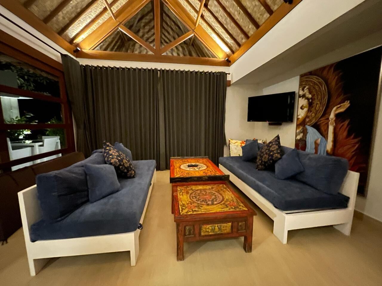 suite king, sea view | living area | flat-screen tv