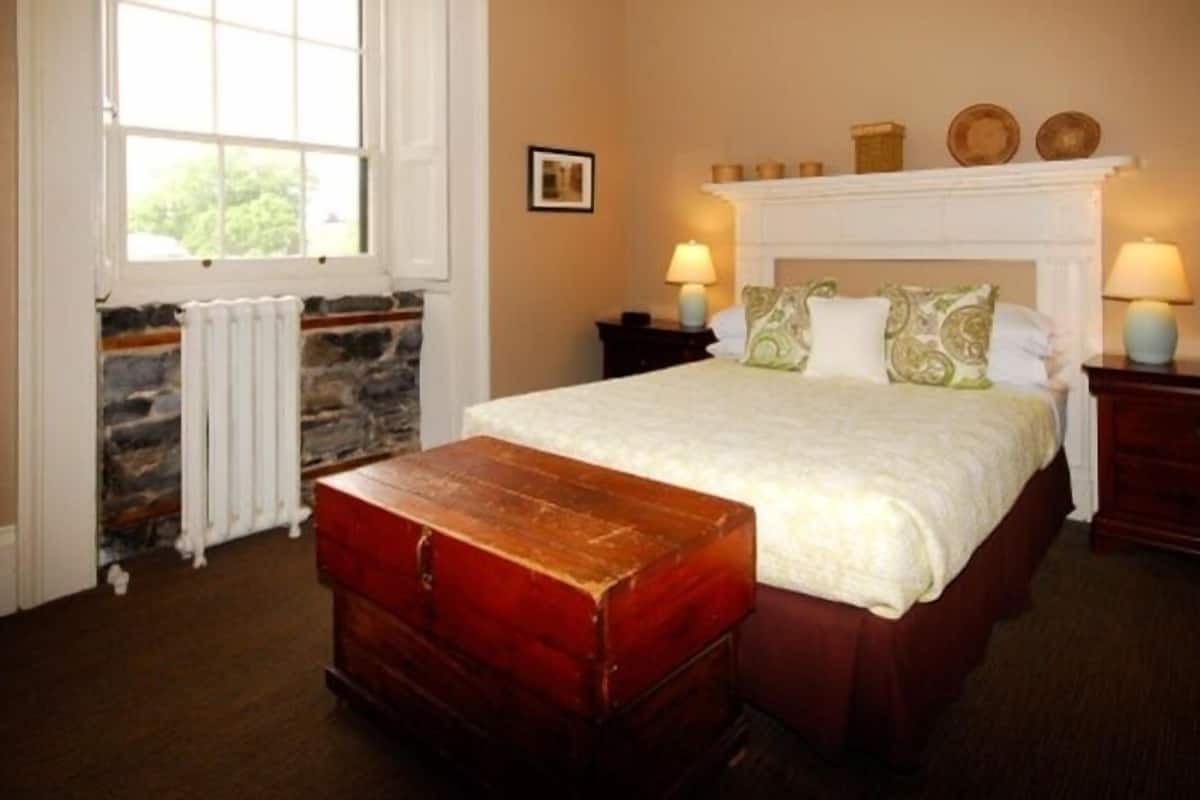 Currie Suite | Individually decorated, individually furnished, desk, iron/ironing board