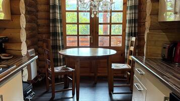 Standard Chalet, 1 Bedroom (Four Poster Bed) | 2 bedrooms, Egyptian cotton sheets, premium bedding, down duvets
