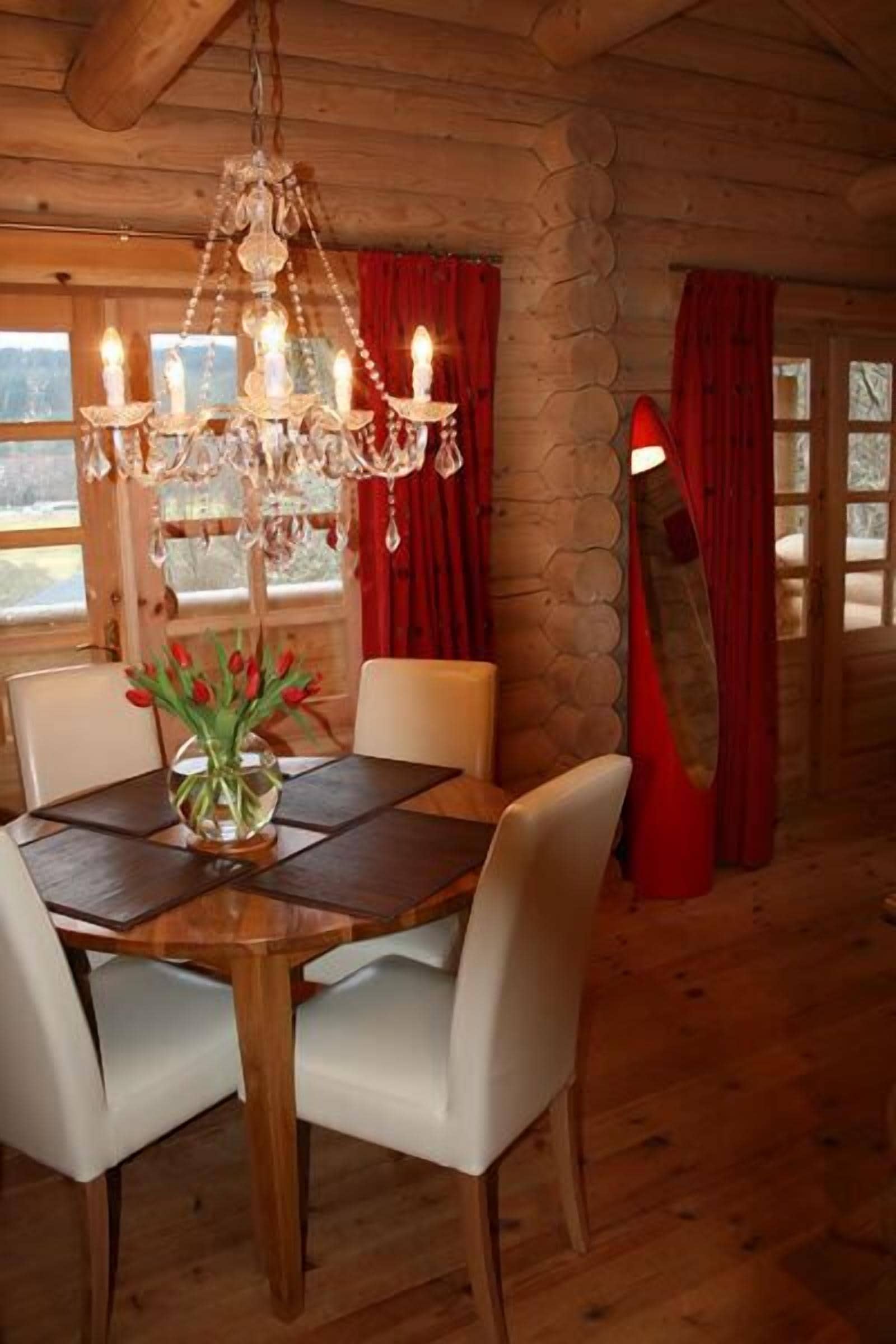 Standard Chalet, 1 Bedroom (Four Poster Bed) | In-room dining