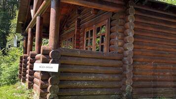 Standard Chalet, 1 Bedroom (Four Poster Bed) | 2 bedrooms, Egyptian cotton sheets, premium bedding, down duvets