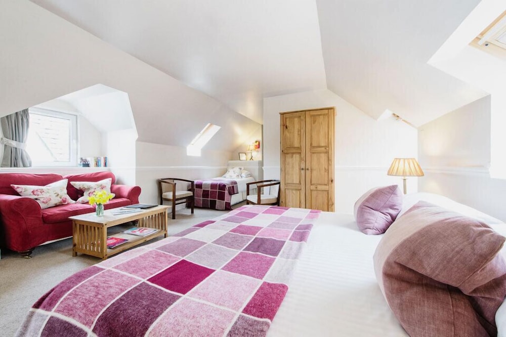 The Inn On The Tay by null