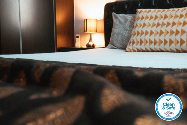 Individually decorated, individually furnished, iron/ironing board - Vintage Place - Azorean Guest House (Ponta Delgada)