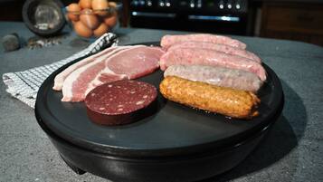 Free daily English breakfast