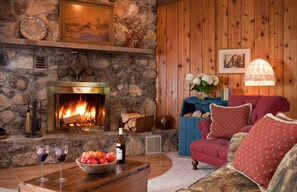 Suite Grand, junto a la alberca | Decoración personalizada, muebles diferentes y insonorización