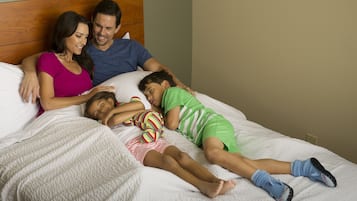 Una scrivania, postazione laptop, ferro/asse da stiro, Wi-Fi gratuito