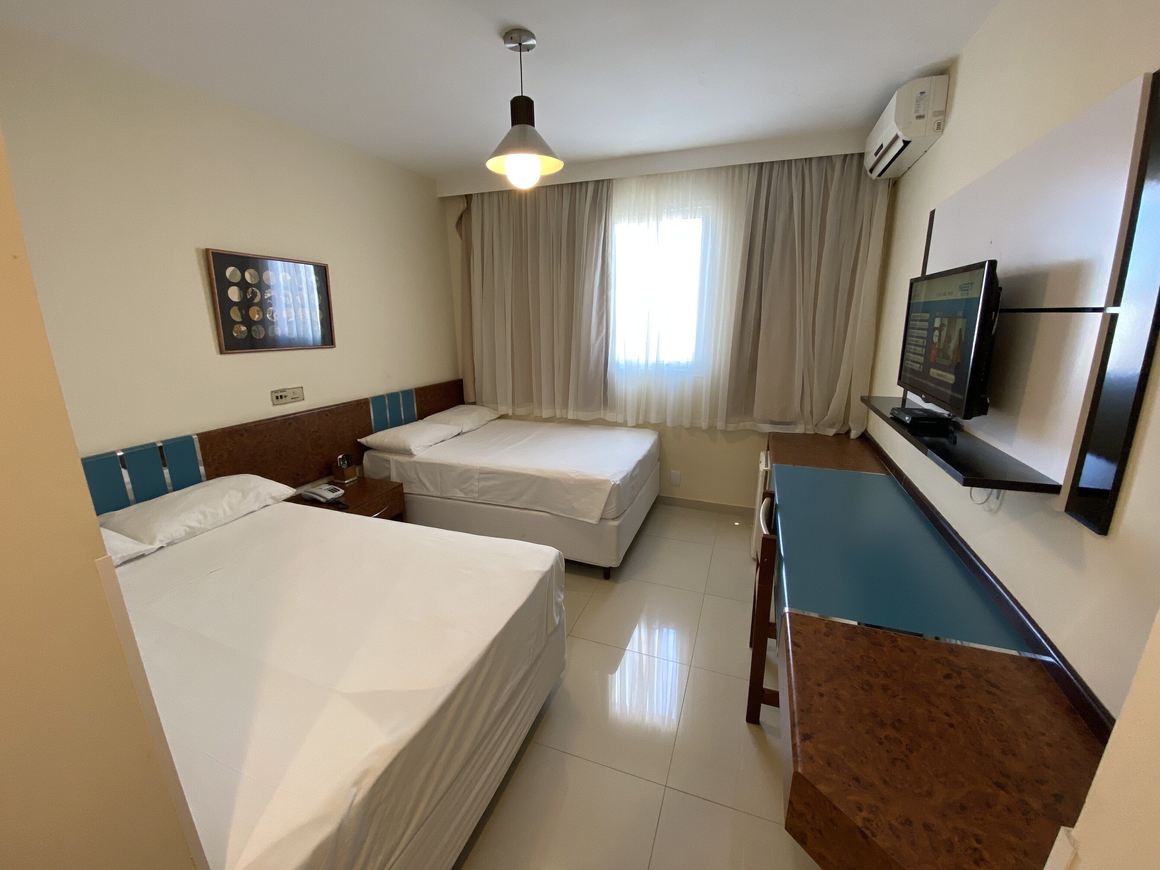 deluxe twin room, 2 single beds | minibar, desk, blackout curtains, soundproofing