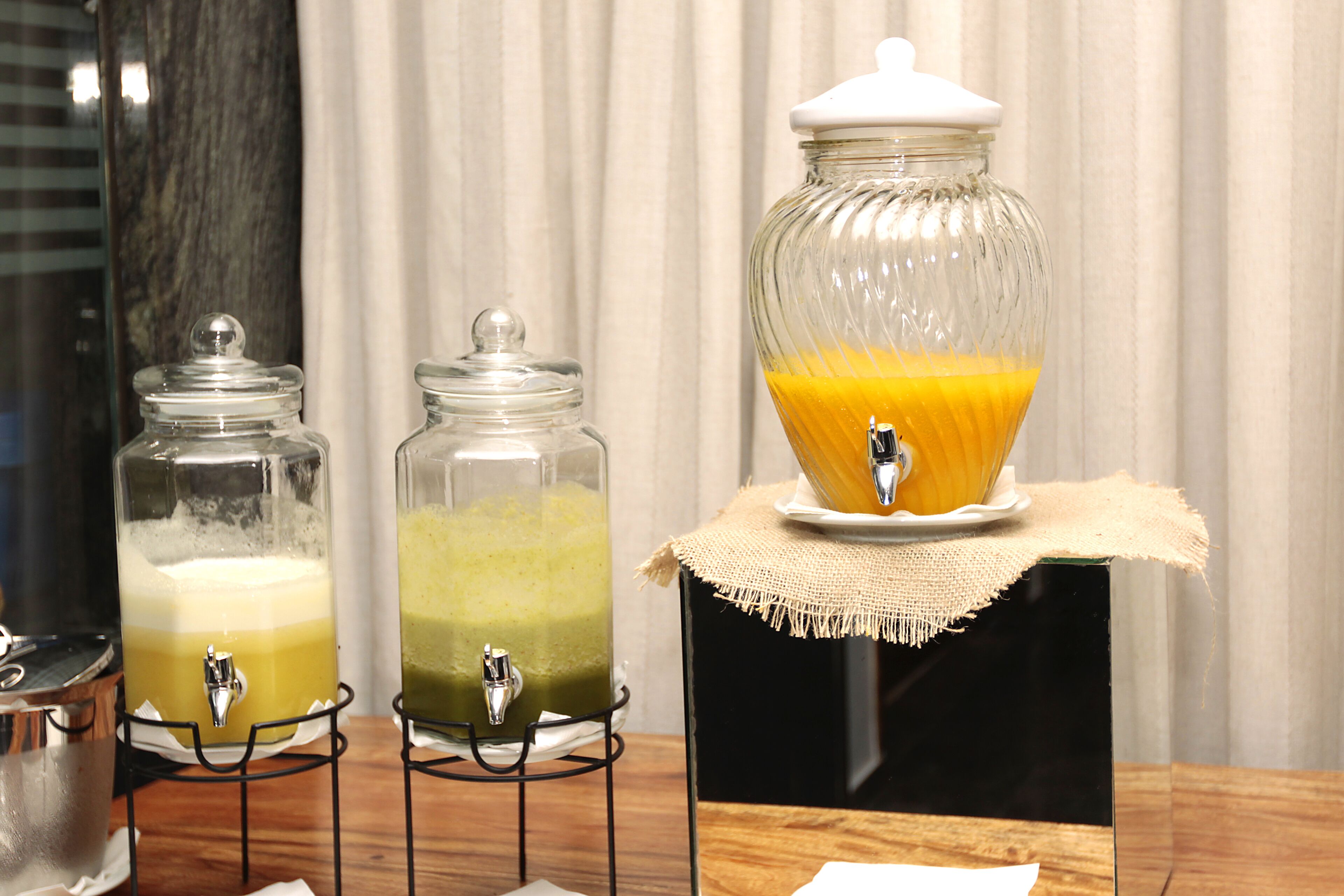 free daily cooked-to-order breakfast