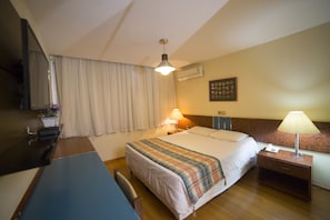 Deluxe Double Room | Minibar, desk, blackout drapes, soundproofing