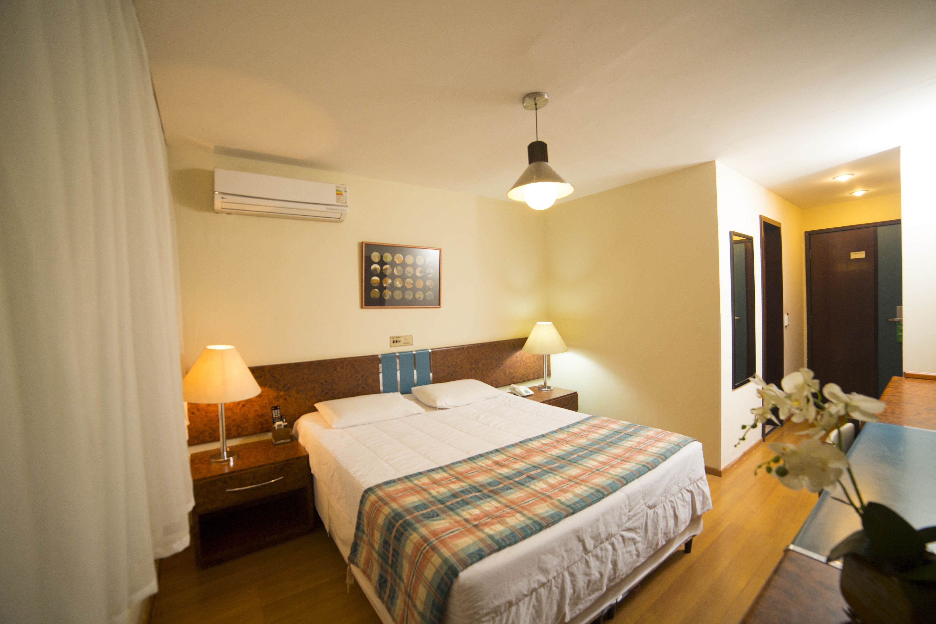 迷你吧、办公桌、遮光窗帘、隔音