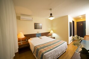 Minibar, bureau, rideaux occultants, chambres insonorisées