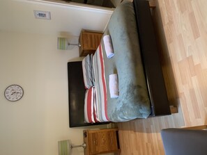 Blackout curtains, free WiFi, bed sheets - 1 Loch Ness Hostel (Inverness)