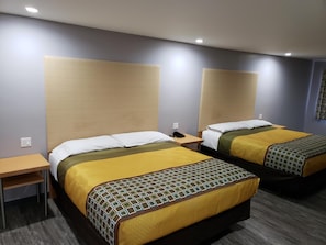 Deluxe Double Room, Multiple Beds | Free WiFi, bed sheets - Regal Inn Los Angeles (Los Angeles)