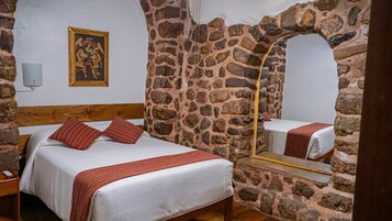 Traditionelt enkeltværelse | Allergivenligt sengetøj, dundyner, senge med madrasser af memory foam