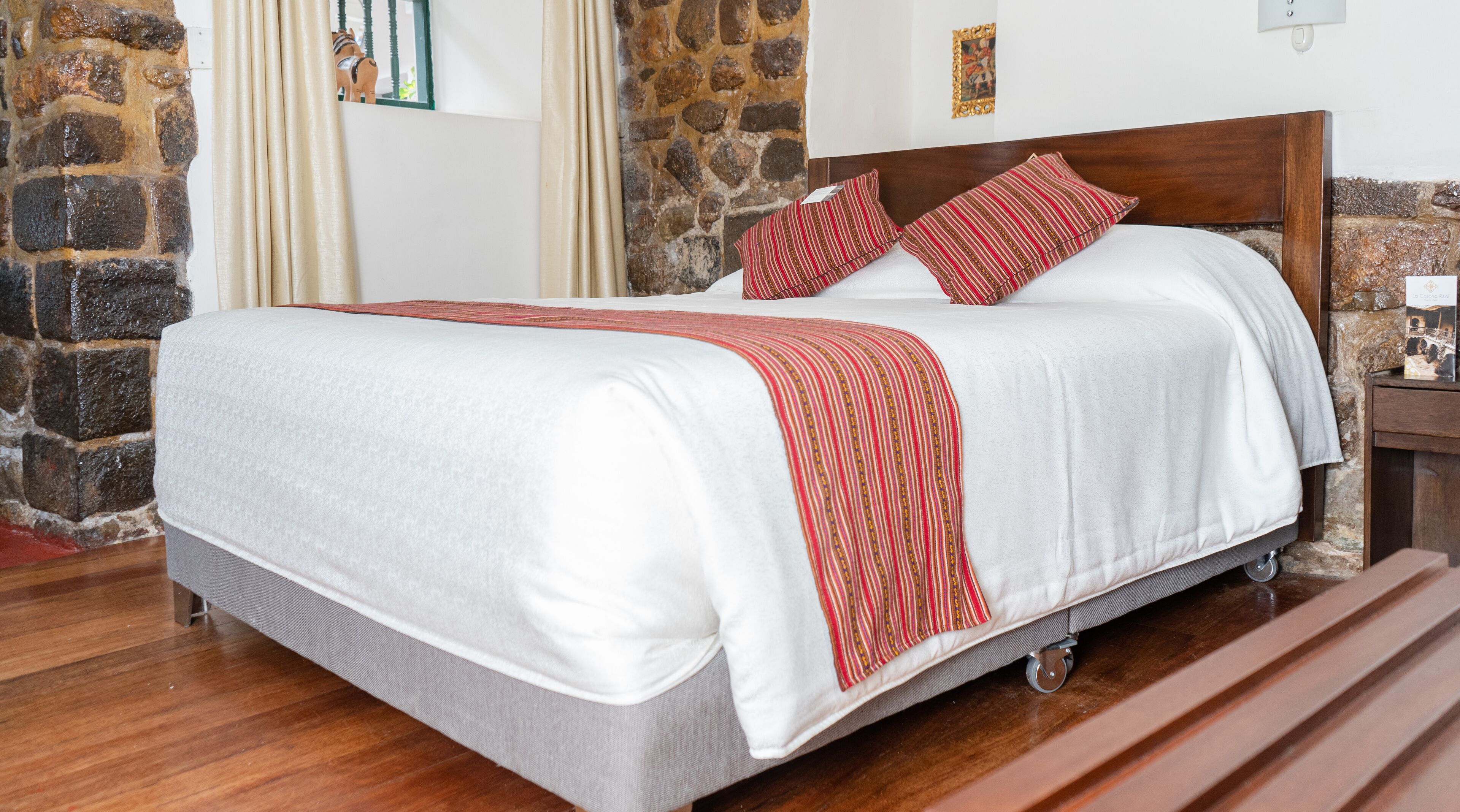 traditional single room | hypo-allergenic bedding, down duvets, memory-foam beds, desk