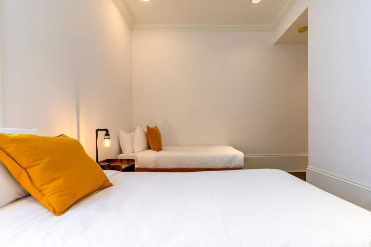 Standaard kamer, 1 twee- of 2 eenpersoonsbedden | 3 slaapkamers, gratis wifi, beddengoed