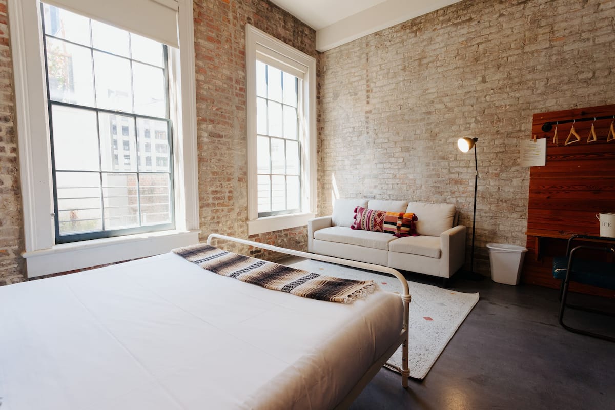 Deluxe Room | Free WiFi, bed sheets